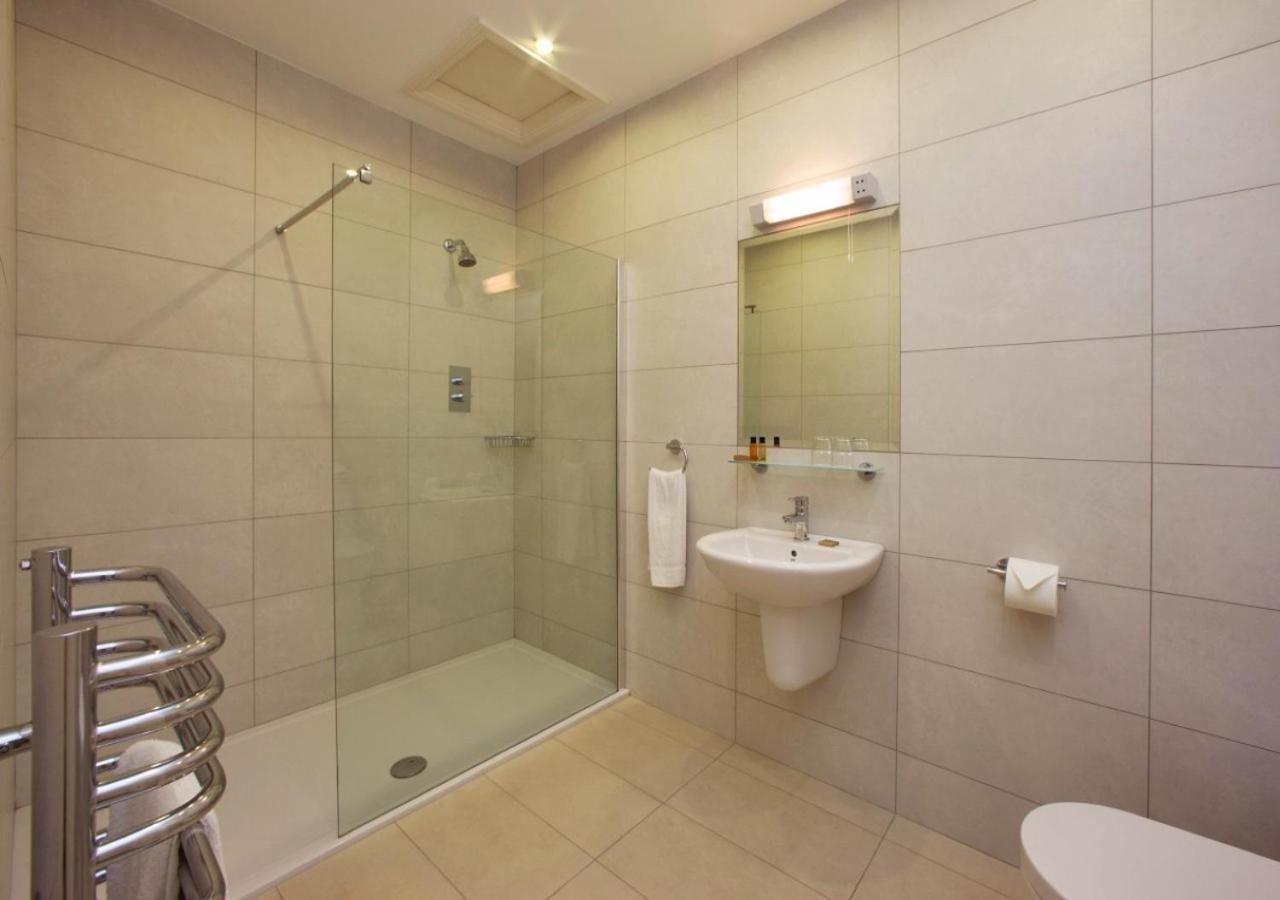 Walter Raleigh Hotel Йол Екстериор снимка
