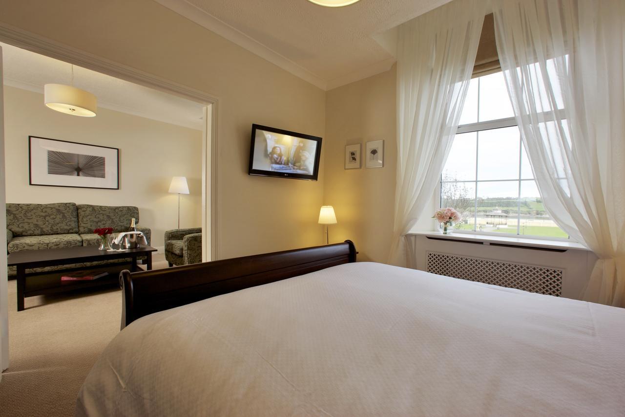 Walter Raleigh Hotel Йол Екстериор снимка